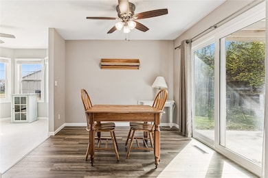 3915 Lexington Dr NE unit B, Cedar Rapids, IA 52402 - photo 7