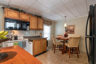 70 Fort Square, Greenfield, MA 01301 - photo 3