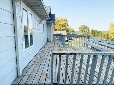 4284 E 5th St S, Newton, IA 50208 - photo 2