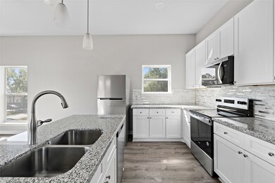 8204 Tower St unit B, Houston, TX 77088 - photo 6