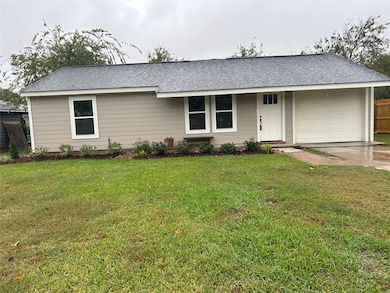 923 W 9th St, Freeport, TX 77541 - photo 7