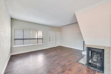 7123 Thrush View Ln unit 20, San Antonio, TX 78209 - photo 4