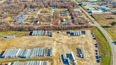 799 W Young St, Warrensburg, MO 64093 - photo 6