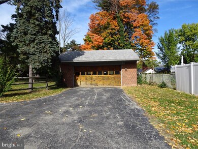 129 W Providence Rd, Aldan, PA 19018 - photo 5