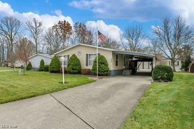 275 Ashwood Dr, Elyria, OH 44035 - photo 2