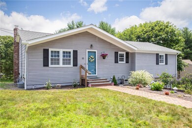 10 Hemlock Dr, West Warwick, RI 02893 - photo 2