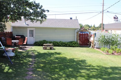 Large Backyard<|><|>