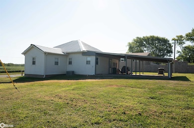 1275 Francis Sartory Rd, Warsaw, IL 62379 - photo 3