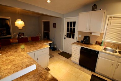 6533 Outer Lincoln Ave, Newburgh, IN 47630 - photo 5