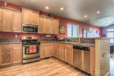 20461 Jacklight Ln, Bend, OR 97702 - photo 4