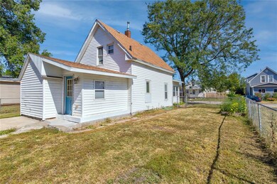 1116 8th St NW, Cedar Rapids, IA 52405 - photo 4