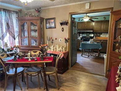 42 Walnut Ave, Dunbar, PA 15431 - photo 5