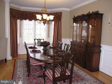 8601 Vintage Earth Path, Laurel, MD 20723 - photo 6