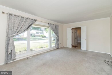 426 Farnsworth Dr, Broomall, PA 19008 - photo 4