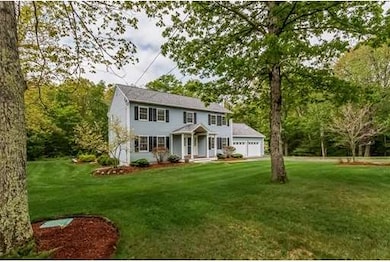 6 Danbury Cir, Litchfield, NH 03052 - photo 3