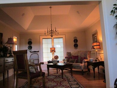 4454 Linda Ln, Emmaus, PA 18049 - photo 5