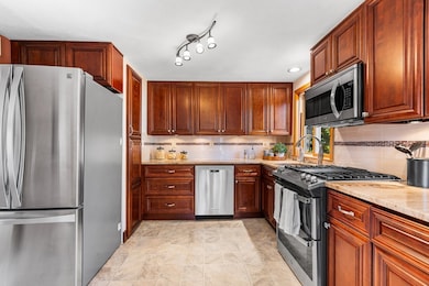 20 Lantern Ln, Burlington, MA 01803 - photo 5