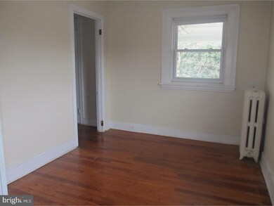 101 Main St unit 3RD FL, Riverton, NJ 08077 - photo 4