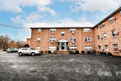 8 Colonial Village Dr unit 12, Arlington, MA 02474 - photo 4