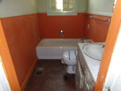 512 Aston Ave, McComb, MS 39648 - photo 2