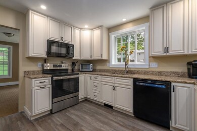 7 Sandy Ln, Newmarket, NH 03857 - photo 4