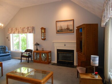1 Lilac Ln unit 1, Haverhill, MA 01830 - photo 3