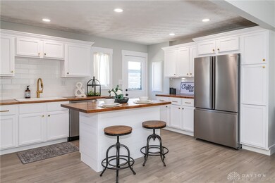 379 Franklin Ave, Xenia, OH 45385 - photo 5