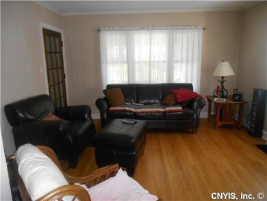 Living Room ALL HARDWOODS IN ENTRY AND LIVINGROOM 