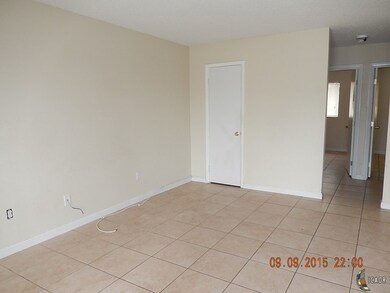 895 El Centro Ave, El Centro, CA 92243 - photo 5