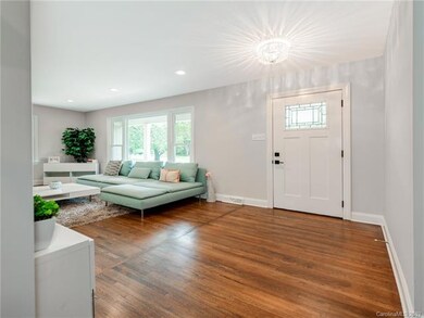 Foyer / Entry