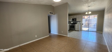 07 - Living Area