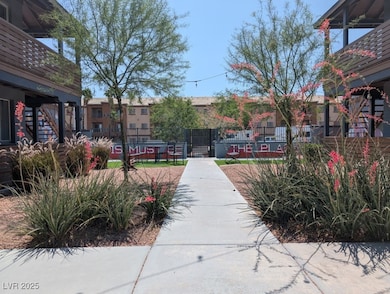319 N 11th St unit D, Las Vegas, NV 89101 - photo 2