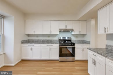 18 Indian Hills Ct, Derwood, MD 20855 - photo 2