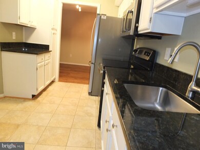 20052 Gateshead Cir, Germantown, MD 20876 - photo 7