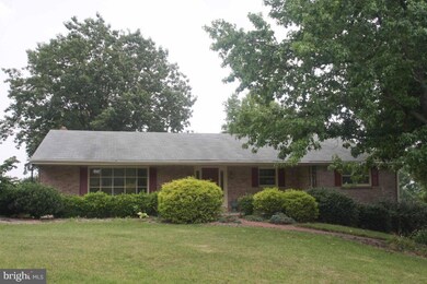 537 N Angle St, Mount Joy, PA 17552 - photo 3