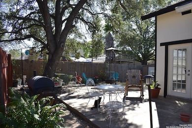 11406 Hatchet Pass Dr, San Antonio, TX 78245 - photo 6