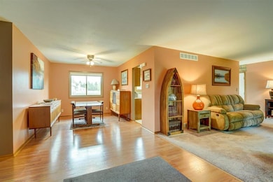 7134 N Shore Dr, Belleville, WI 53508 - photo 2