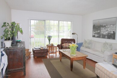 33 Players Cir unit A1, Tinton Falls, NJ 07724 - photo 4