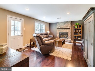 187 Rice Dr, Morrisville, PA 19067 - photo 6