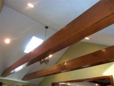 394 Abbott St, Springfield, MA 01118 - photo 6