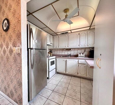 393 Sheffield P, West Palm Beach, FL 33417 - photo 3