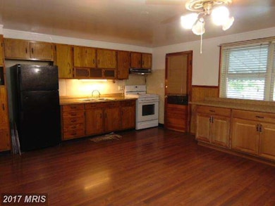 1176 Foxwood Ln, Essex, MD 21221 - photo 7