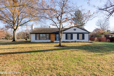 3214 Rock Creek Dr, Louisville, KY 40207 - photo 3