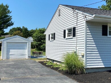 76 Rockland St, South Dartmouth, MA 02748 - photo 5