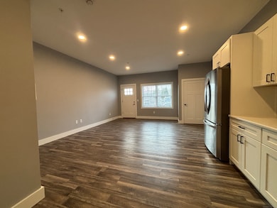 303 Norwich-New London Turnpike unit N, Montville, CT 06382 - photo 2