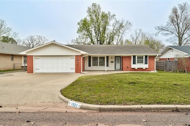 1921 N Minnesota Ave, Shawnee, OK 74804 - photo 2