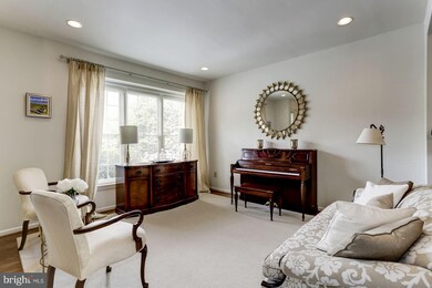 10752 Brewer House Rd, Rockville, MD 20852 - photo 4