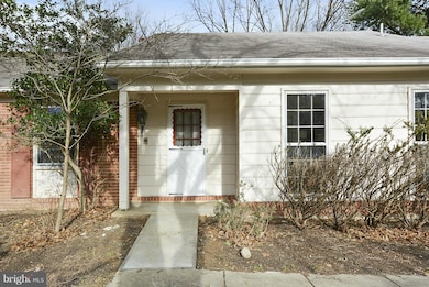 213 Hermleigh Rd, Silver Spring, MD 20902 - photo 2