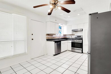 If you don't need a large dining room, the breakfa