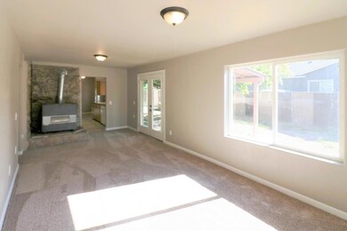 527 Bush St, Central Point, OR 97502 - photo 5